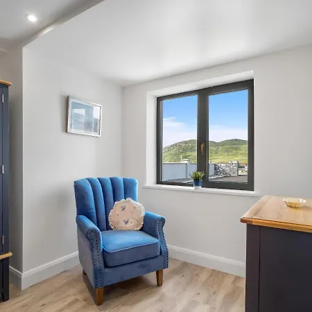 Pierside Apt 1